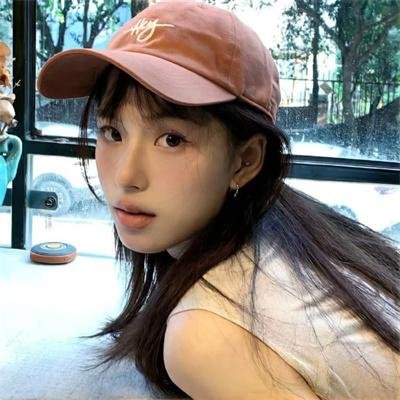 拿针的女孩